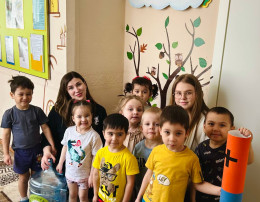 Акция "Сдай батарейку" и "Добрые крышечки" Акция "Сдай батарейку" и "Добрые крышечки".